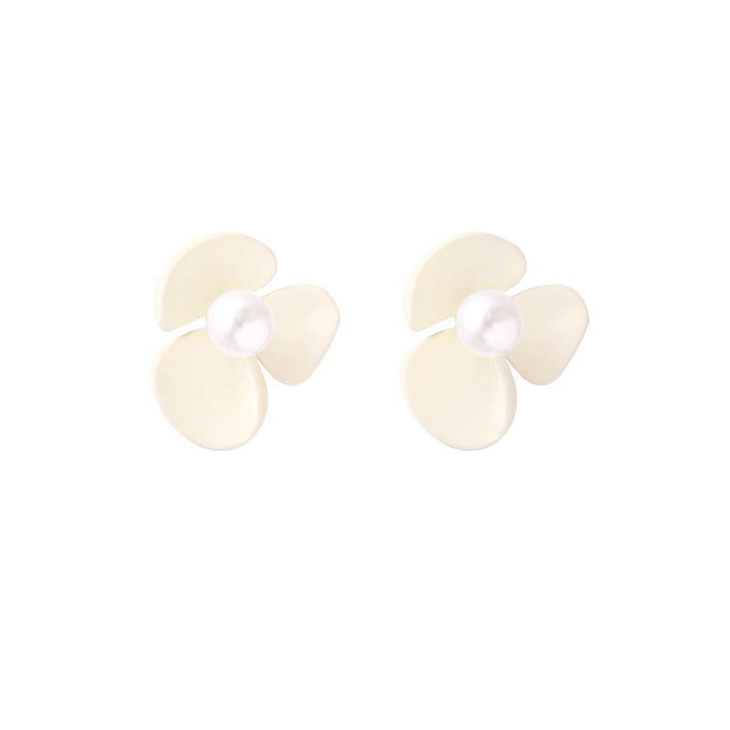 Small Fresh Retro French Earrings Sweet Pastoral White Flower Earrings