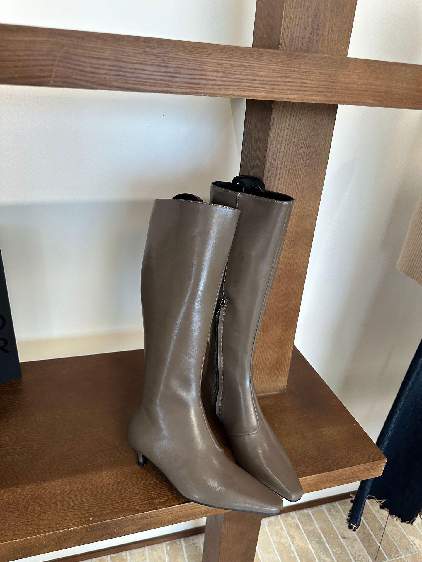 

Light luxury 2025 autumn and winter new women s shoes high tube thin heel women s boots fashion boots niche 39 серый