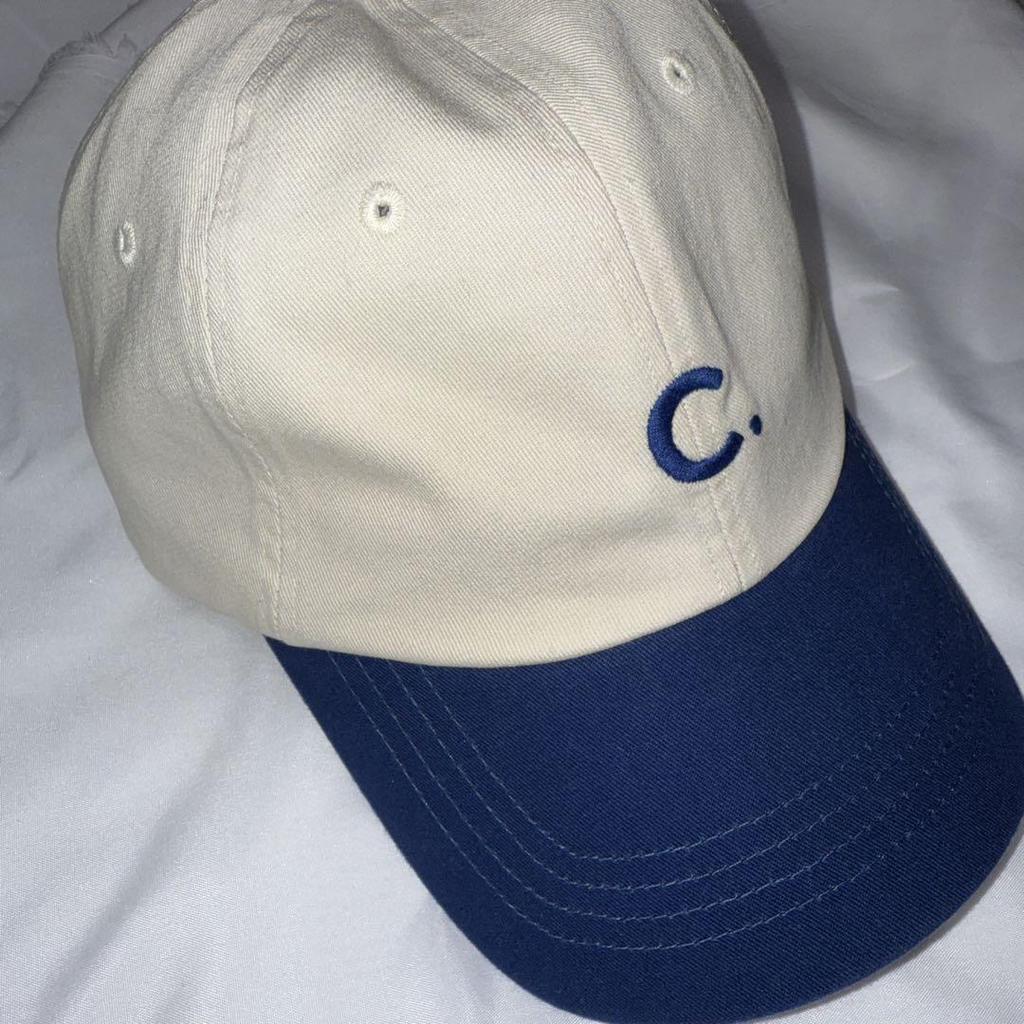 [USED] BTS V Wears a Clove.