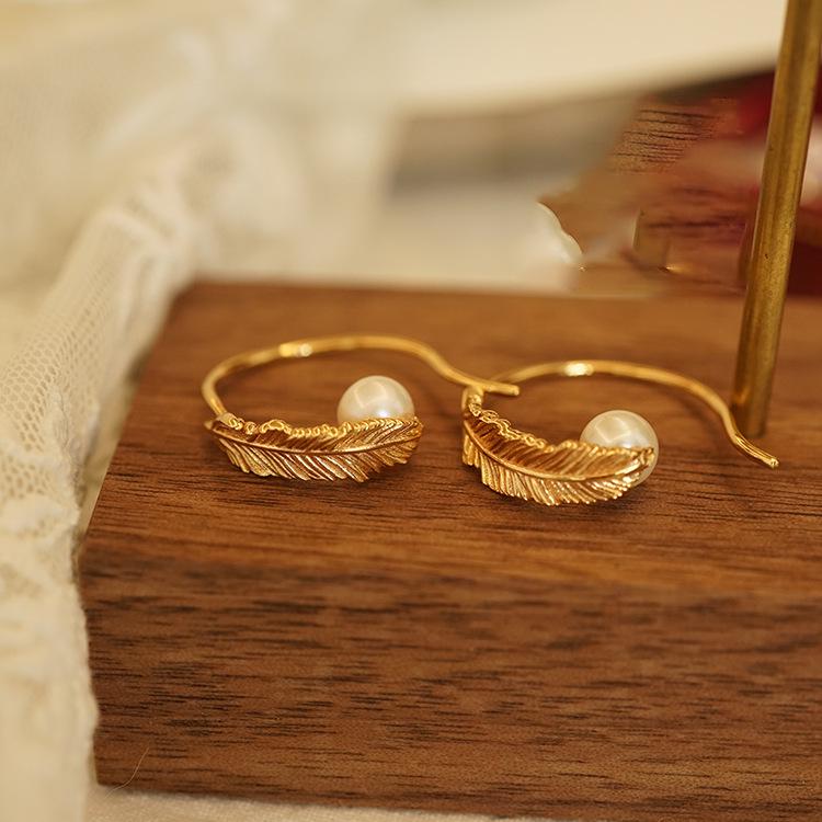 

Elegant Feather Pearl S925 Sterling Silver Gold-Plated Earrings for Women 925 Silver