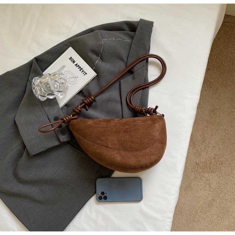 2025 Women's Retro Dumpling Bag – Large Capacity, Niche Autumn/Winter Design