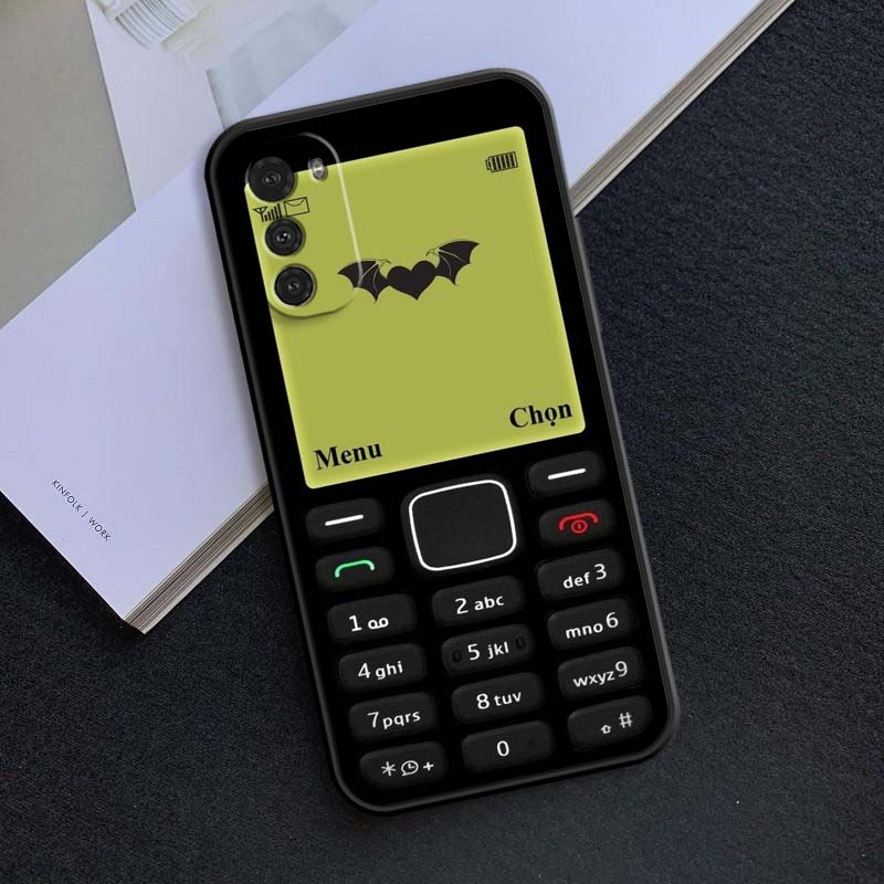 Luxury Vintage Phone Pattern For Motorola G85 Edge 50 G24 G35 G14 G04 40 G72 G34 G G54 G13 G32 5G Black Phone Case