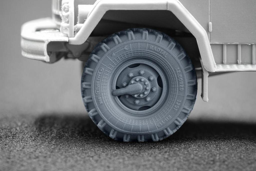 Truck Wheel Set Plastic Model Parts SCXWM72001S Scale-X 1/72 ZiL-131 Weight-Deforming (7 Pieces) (for ICM) (Military Vehicle)