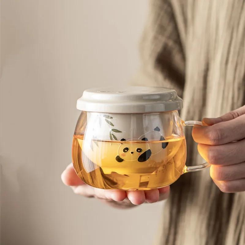 330ml Chinesische Handbemalte Panda Keramik Teetasse Becher Tee-Wasser-Trennung Glas Teetasse mit Sieb Handgemachtes Haushalts-Teegeschirr