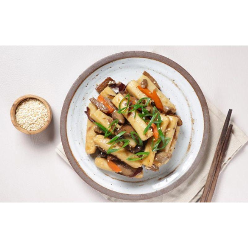 Miss Lee Royal Court Tteokbokki Sauce Korean Soy Sauce Rice Cake Sauce Sweet Savory Flavor 30g X3