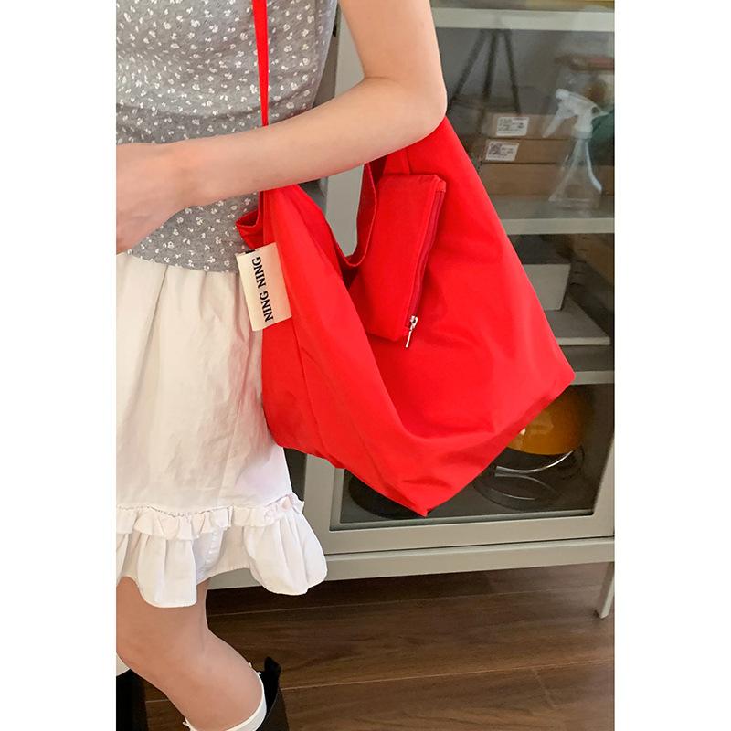 Casual large capacity nylon canvas bag women's 2025 new fashion Korean version bucket bag versatile simple shoulder bag
