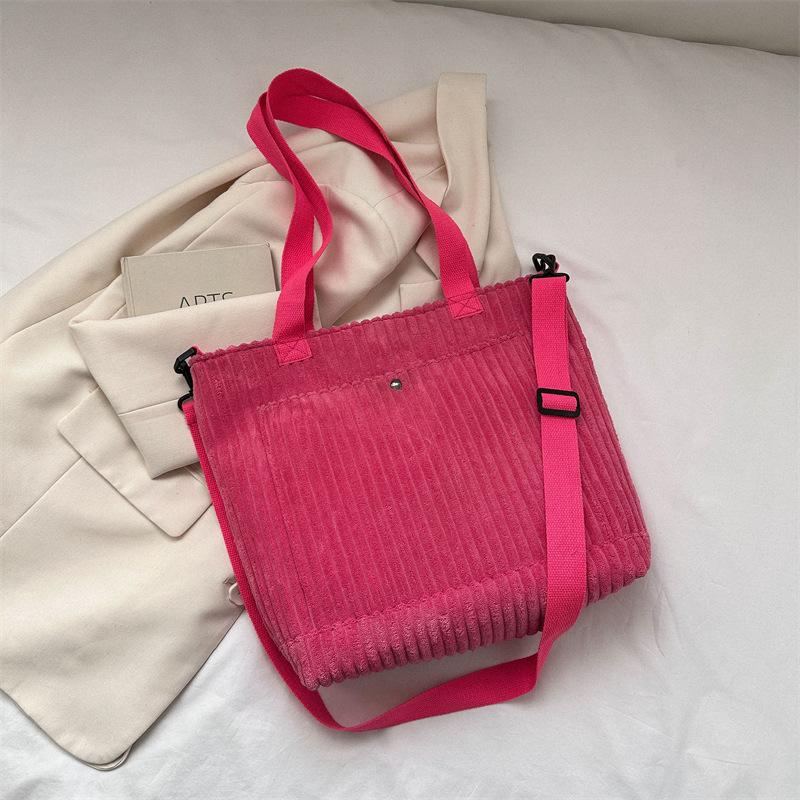 

Проста повсякденна сумка 2024 літо новий модний тренд маленька квадратна сумка через плече студентська повсякденна сумка-месенджер для жінок рожевий червоний колір