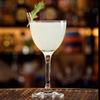 Koktejlové sklenice Nick and Nora Coupe - Ručně foukaná sada 4 kusů, Vintage sklenice Coupe pro servírování Manhattanu, Martini, Aperitivu, Algonquinu