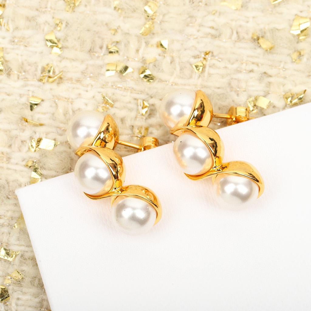 New Hot Brand Vintage Pearl Earring for Women Luxury Jewelry Designer Eardrop Fashion Lady Party High Quality Stud Earrings
