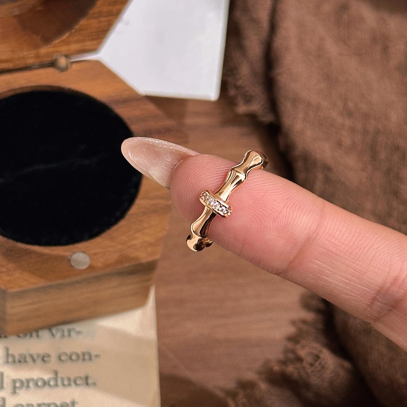 

French Elegant Diamond Irregular Bone Cross Bamboo Ring Vintage Niche High Ring