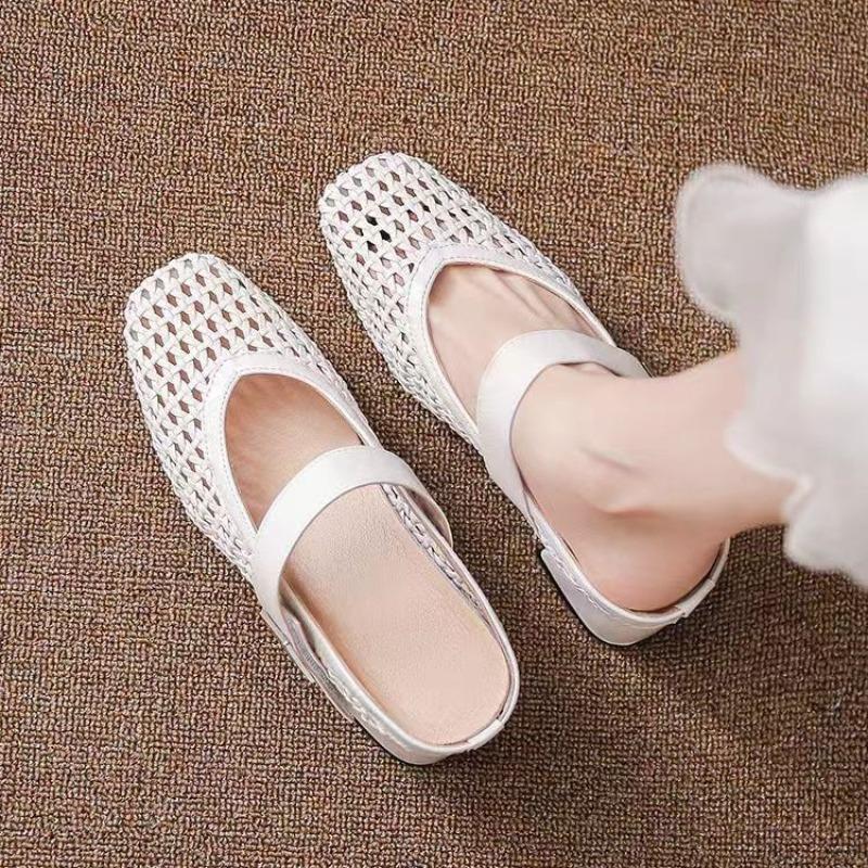 Summer new versatile women's sleeve inner height increase hollow woven flat bottom shallow mouth bag head