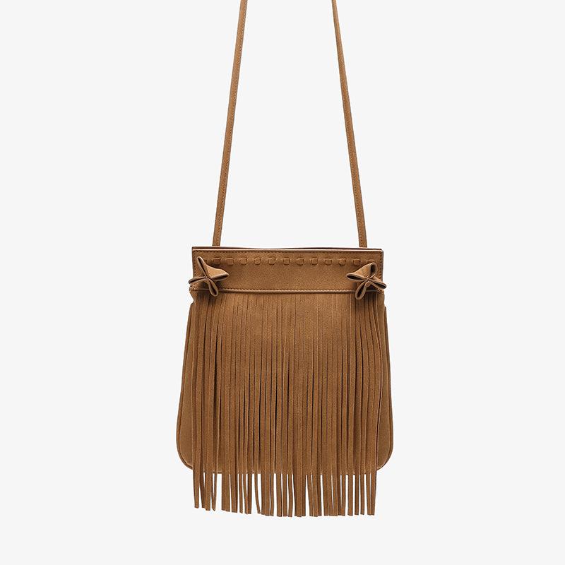 This Retro-style Fringed Single-shoulder Bag Is Designed with A Large Capacity and Is Versatile for Women
