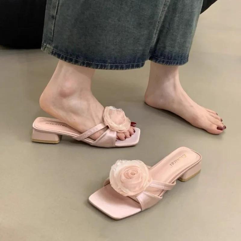 

Женские тапочки Французский розовый темперамент Шлепанцы Сказочные туфли Мода Уличная обувь 2025 Новое лето Новые сандалии с китайскими цветами 35 розовый