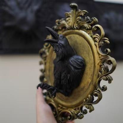 

Gothic Dark Wall Decor Bat Skull Resin Frame with Gold Accents Vintage Style for Home Office Festive Atmosphere Decoration Gift