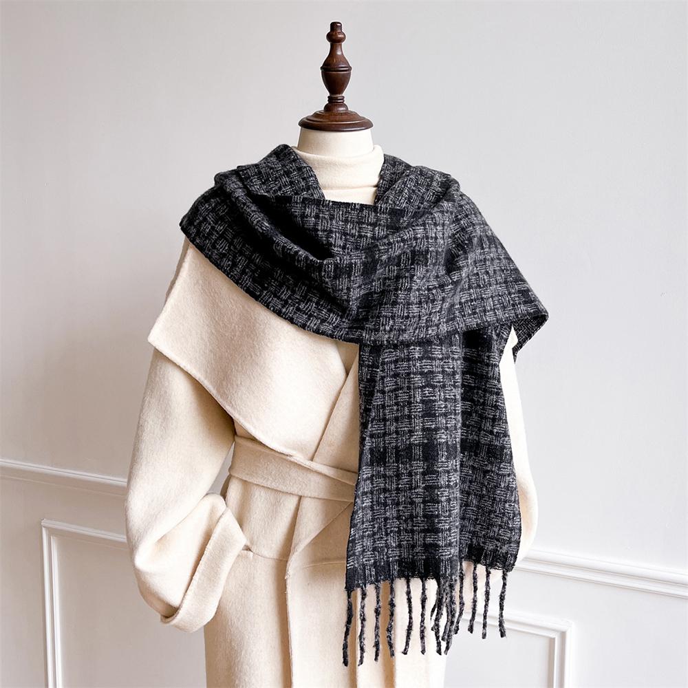 

Scarf female Winter British Classic Checker Thickened Students Autumn Long Shawl Male Neckerchief Bufanda Tassel Scarves 30x180CM