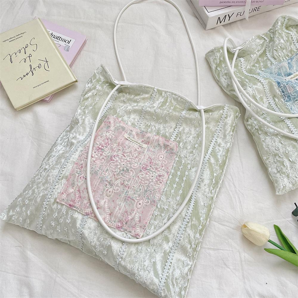 

New lace spliced velvet silk canvas bag large capacity girl portable shoulder bag