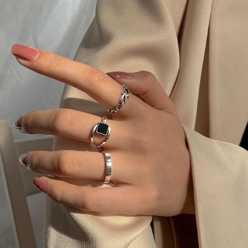 S925 Silver Glamorous Black Agate Geometric Ring Trendy And Elegant Design For Fashionable Women