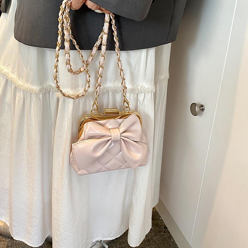 Sweet and Cute Mini Bag, Women's Spring New Bow Messenger Bag, High-end Earphone Bag, Red Envelope.