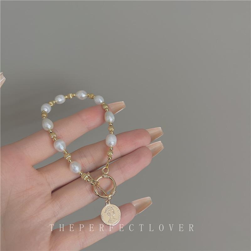 BLINGBY Women's Bracelet Baroque Natural Bracelet New Light Luxury Portrait Round Sign Hand Jewelry Girls Modern Jewelry Gift