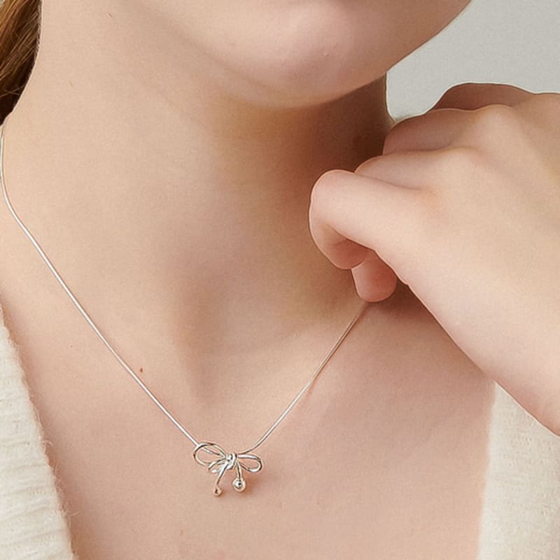 UNI.J Silky Ribbon Silver Necklace In506 [Silver]