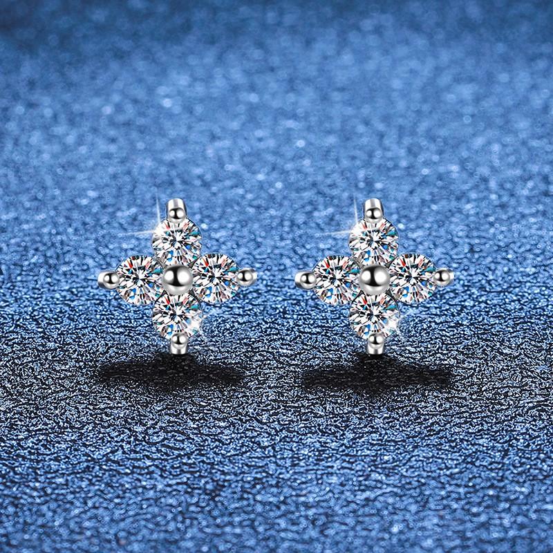 Elegant 4-Leaf Clover Moissanite Stud Earrings Women Sterling D Color 0.8ct 925 Sterling Silver