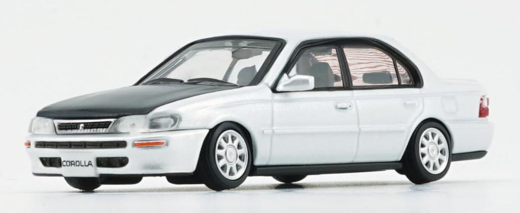BM CREATIONS Scale Toyota Corolla 1996 AE100 Pearl Fiber Hood RHD Finished Model 1/64 White/Carbon