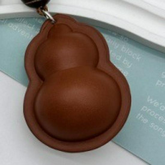 

Premium PU Keychain Pendant: Lucky Charm Gourd