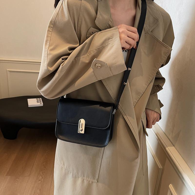Trendy Retro Small Square Crossbody Bag For Women Made Of Premium Pu Material