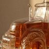 Traktorenförmiger Whiskey-Karaffe, 300ML Weinflasche mit Deckel, Klare Glasflasche für Whiskey Wein Spirituosen, Einzigartiges Neuheit Barzubehör Geschenk für Whiskey