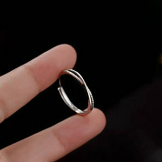 Elegant Adjustable Women's Ring: High-Grade, Shiny, Light Luxury Design, Exquisite and Sparkling.
