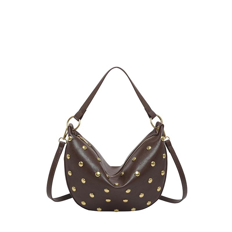 Ethos Shoes Fashi Effen PU Vintage Klinknagels Studded Hobo Tas Retro Streetwear Veelzijdige Onderarmtassen Leer Maanvormige Dames Crossbody Tassen bruin