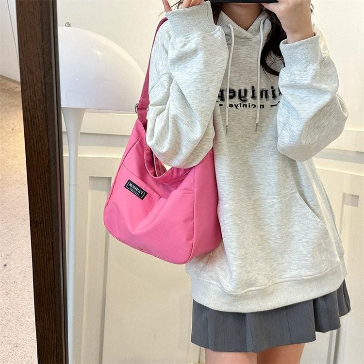 Versatile Soft Fabric Shoulder Bag For Women In Fashionable Colors And Chic Style