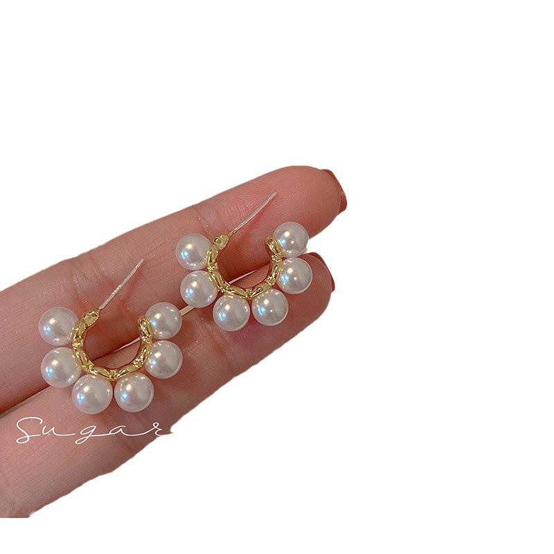 S925 Silver Needle Pearl Flower Stud Earrings - High-End Retro Jewelry for Autumn/Winter