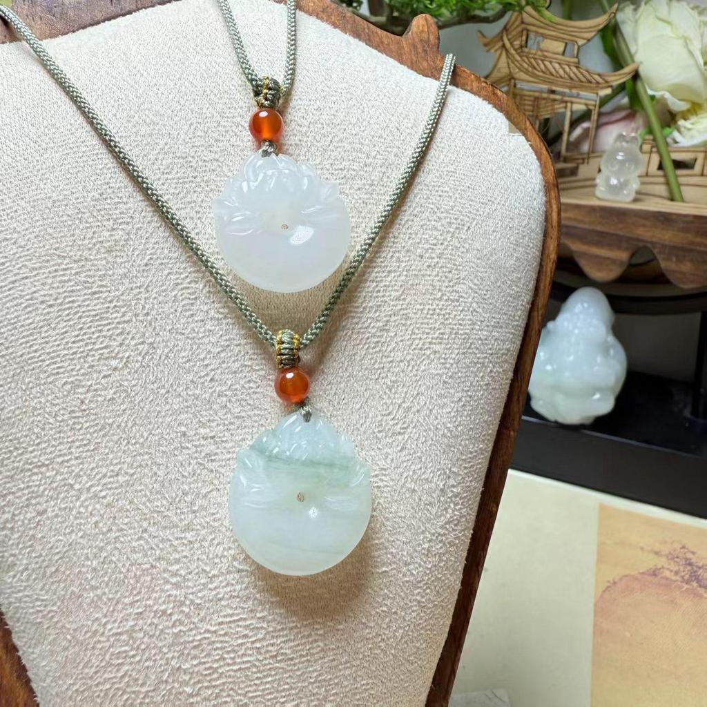 Tianshan Jadeite Peace Buckle Pendant Necklace - Star Design