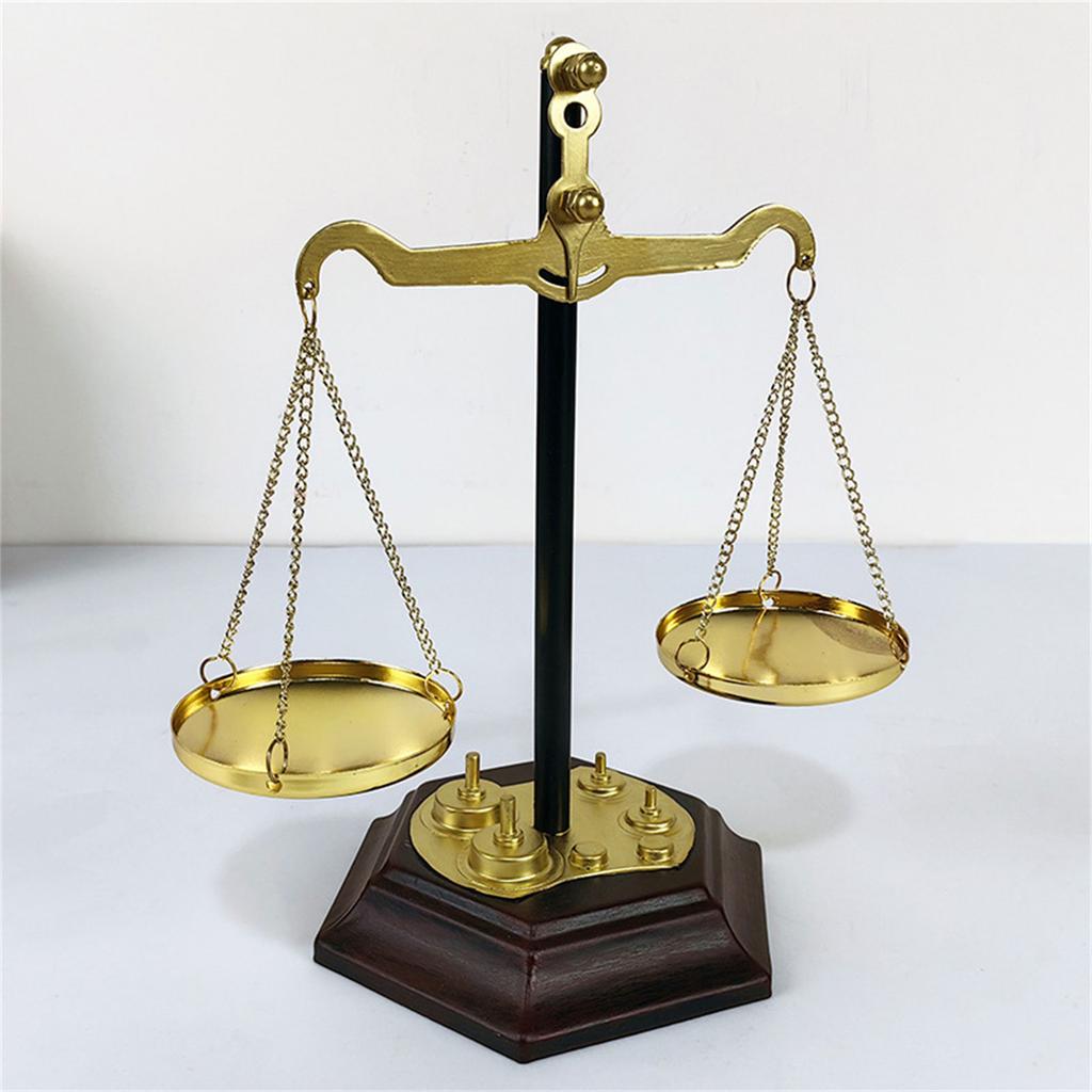Ozdoba Waga Szalkowa Metalowa Vintage Dekoracje Domowe Statuetka Wagi Elegancka Ekspozycja Biurkowa do Biura i Salonu