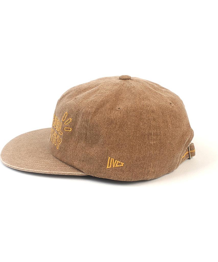 Yunibeosyeolkemiseuteuli Kitch Pigment Washing Brown Strapback Cap