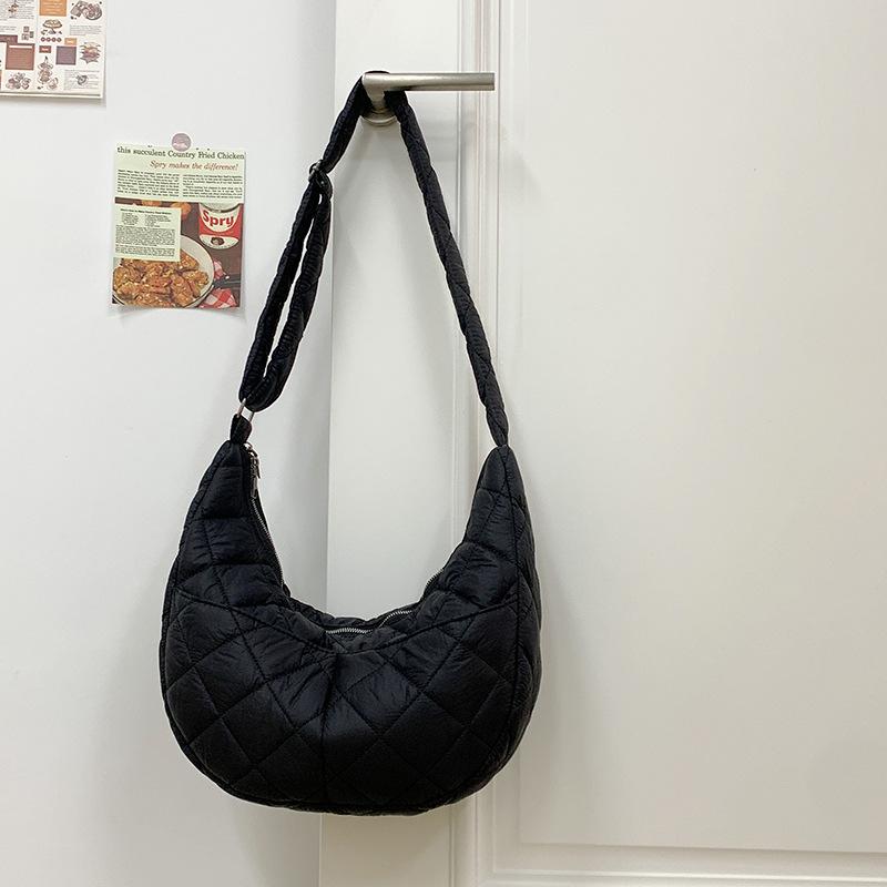 

Осенне-зимняя хлопковая одежда в виде ромбовидной сумки, тенденция большой вместимости показывает передовые тенденции. чёрный