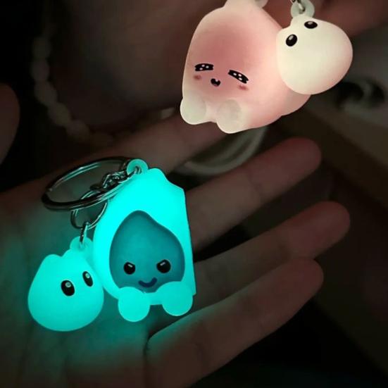 2 szt. Brelok dla pary Luminous Silikonowy w kształcie kropli wody Różowy Niebieski Uśmiechnięta twarz Design Brelok Magnetyczne ssanie Zawieszka do torby