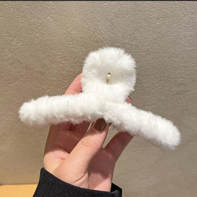 

Autumn and Winter Plush Claw Girl Hair Accessories Furry for Women Elegant Acrylic Crab Barrette Hairpin Headwear Hair Claw Clip Size fits all белый