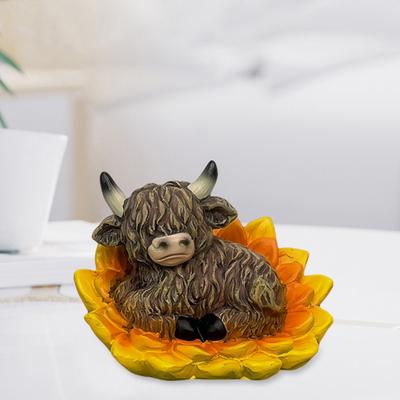 Flower Highland Cow Figurine Cute Spring Highland Cow Statue In Flower Base Resin Farmhouse Desk Decoration for Home Garden Kitchen Office