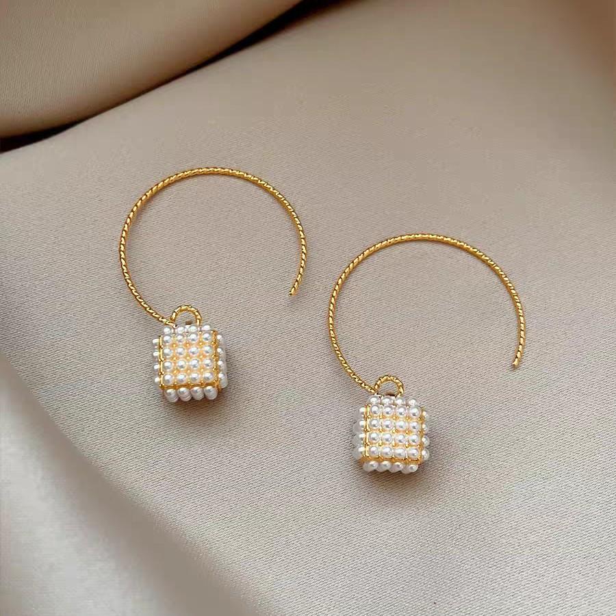 Vintage C-Shaped Square Pearl Ear Hook, French Elegant Medieval Geometric Design Earrings, Niche Court Style Earrings