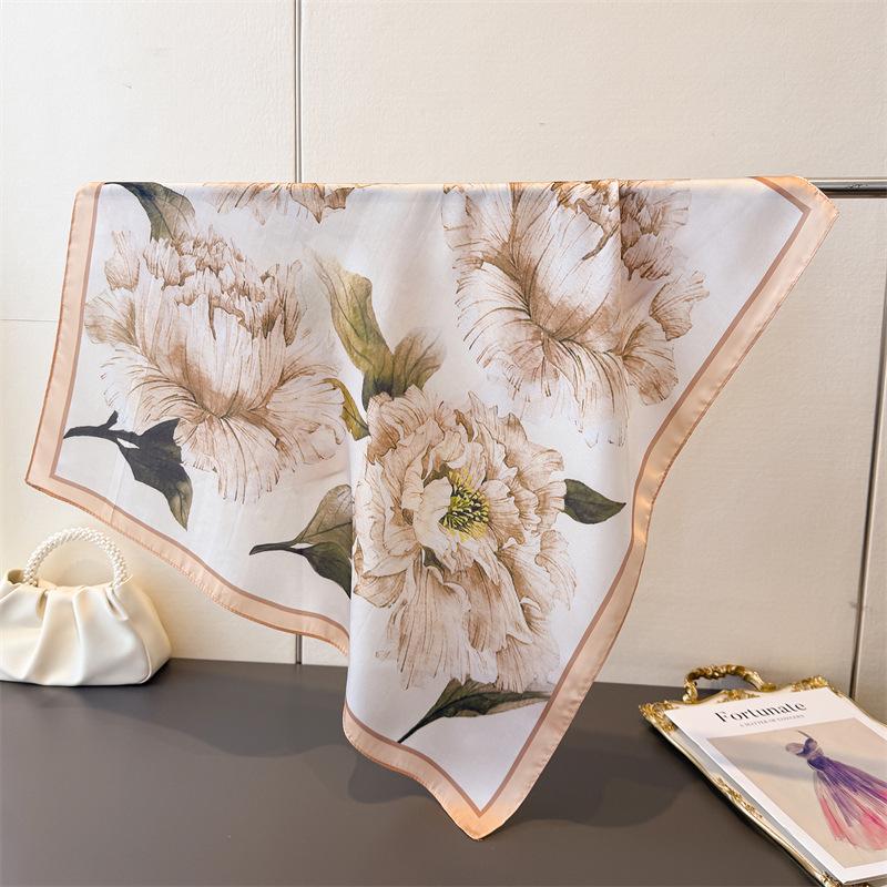 

2026 New Satin Scarf Women Foulard Square Headband Scarves Bandana Fashion Small Hijab Print Poncho Scarves Pashmina 70x70cm