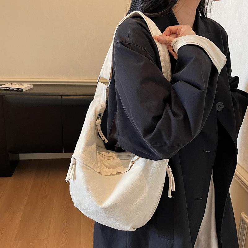 Nylon Dumpling Bag Women's Messenger Bag Autumn and Winter Leisure Shoulder Backpack Large Capacity Sports Light Bag