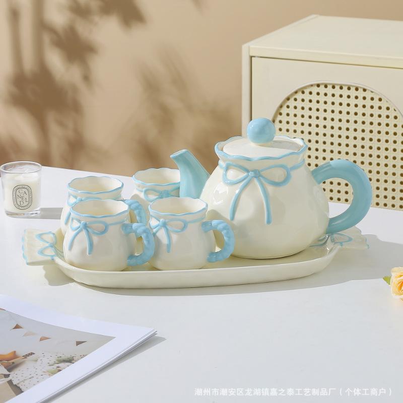 

Bow Ceramic Water Cup Set Household Living Room Hospitality High Value Kettle Tea Cup Housewarming Wedding Gift синій