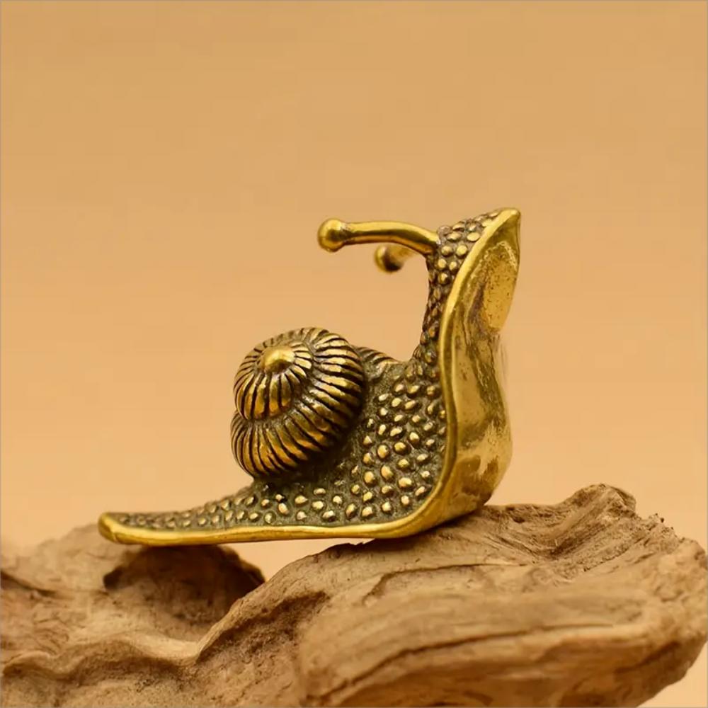 Brass Snail Animal Figurines Retro Pure Copper Mini Snail Statue Ornaments Desk Antique Brass Tea Pet Collection Home Decoration