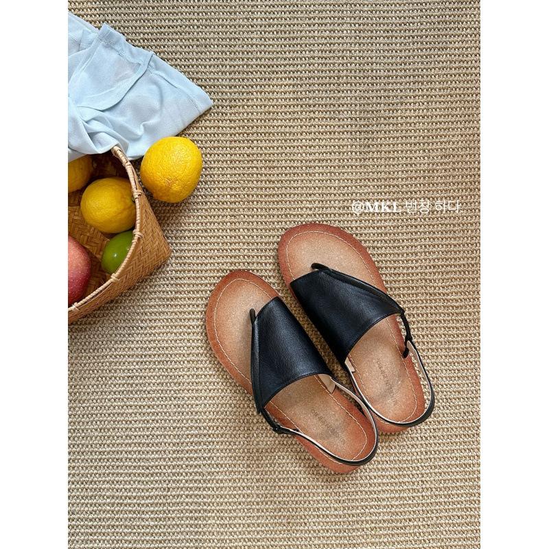 ~ French simple flat-bottomed set of Roman sandals for women's summer new beach casual pinch feet and cool slippers for outer wear
