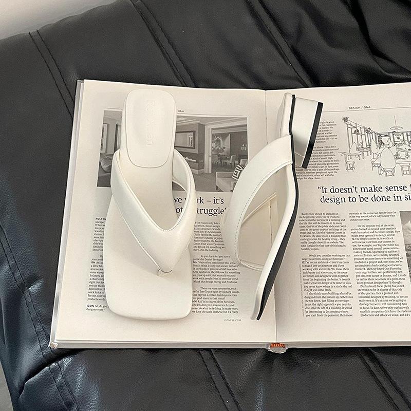 Korean Version of Versatile Casual Retro Design Flip-flops Women's Summer Fashion Simple Outer Wear Seaside Slope Sandals