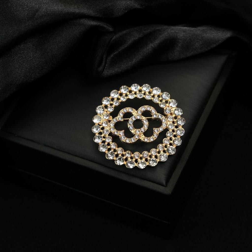 Gold & Diamond Vintage Butterfly Brooch - Versatile Women's Pin Jewelry