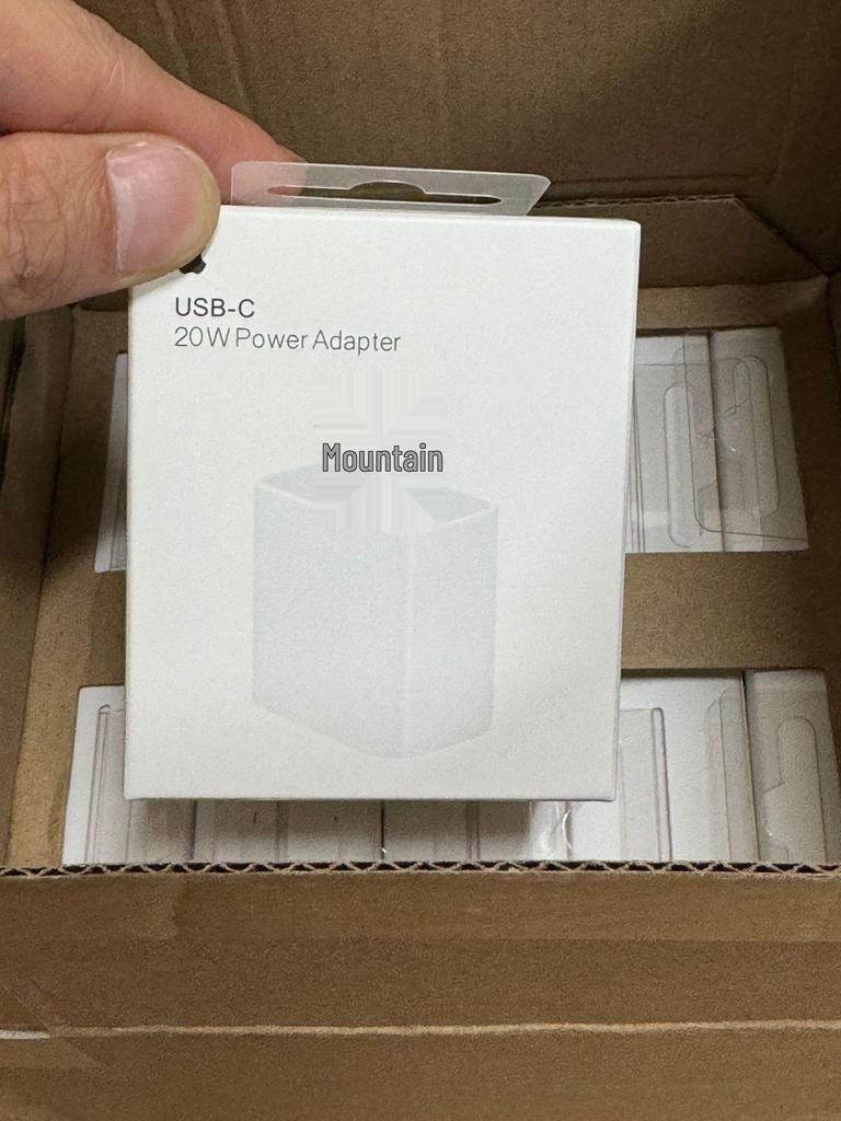 Compatible with Apple 20W USB-C Adapter for iPhone 15/14 Pro - Flash Charge Original.