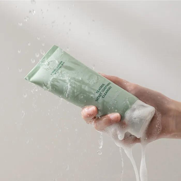 Bonabella Tea Tree Moist Soothing Cleanser 120ml